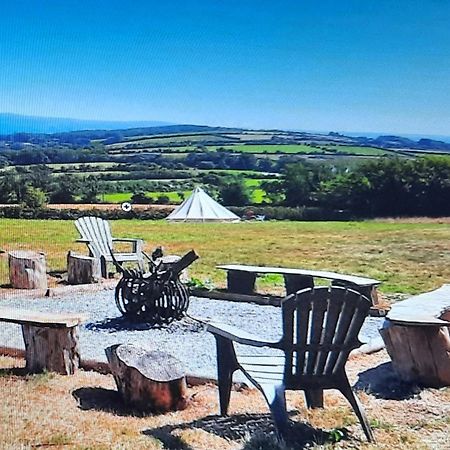 Summit Camping Kit Hill Cornwall Panoramic Views Grass Pitch From 15Pn Or Bella Bell Tent 75Pn Callington エクステリア 写真