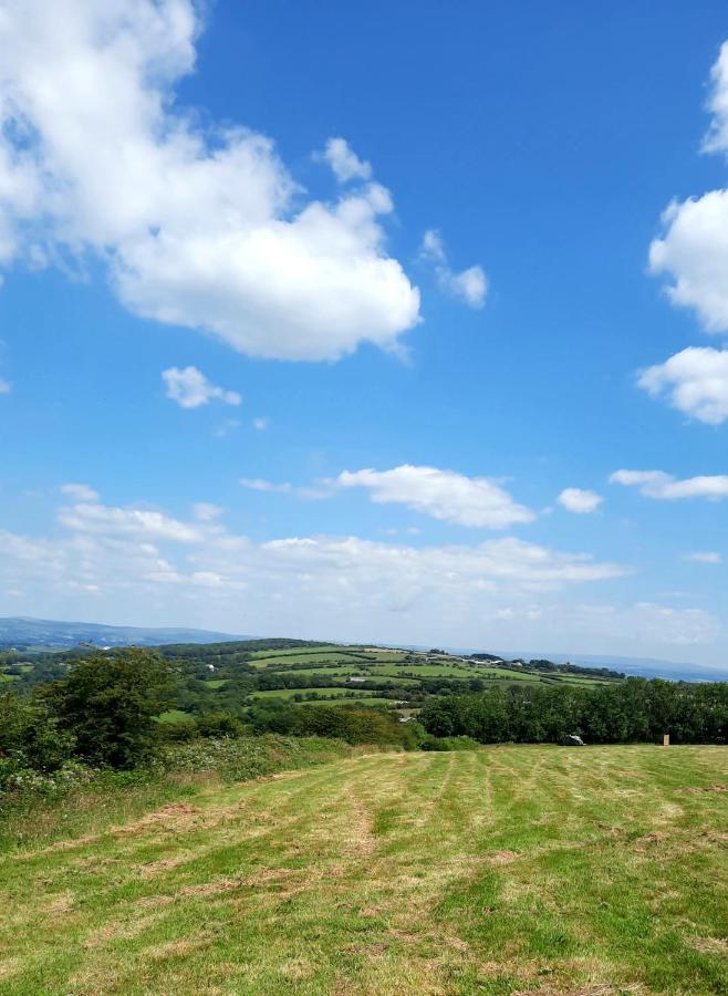 Summit Camping Kit Hill Cornwall Panoramic Views Grass Pitch From 15Pn Or Bella Bell Tent 75Pn Callington エクステリア 写真