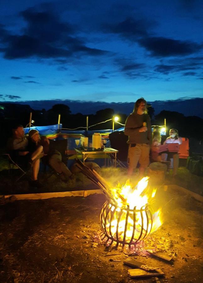 Summit Camping Kit Hill Cornwall Panoramic Views Grass Pitch From 15Pn Or Bella Bell Tent 75Pn Callington エクステリア 写真